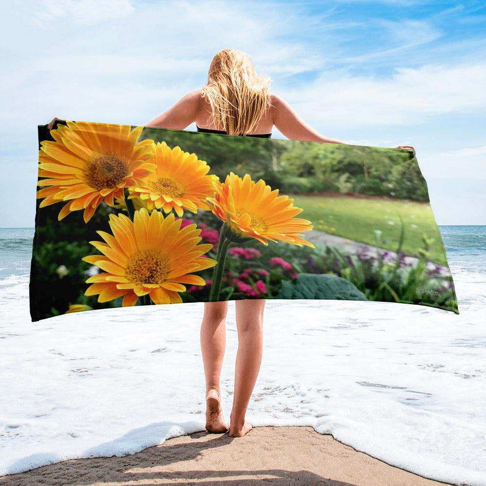 Gerbera Daisy 'Perspective' Towel