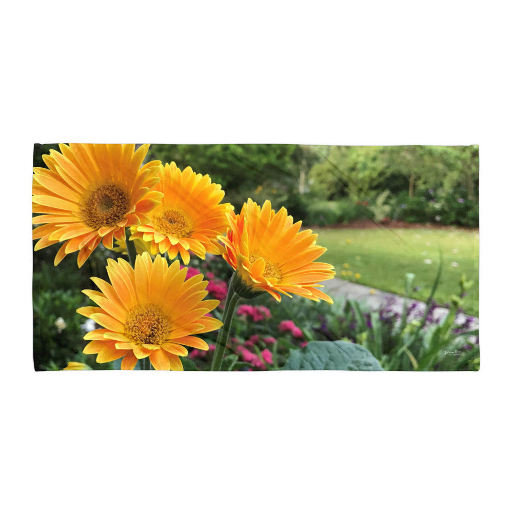 Gerbera Daisy 'Perspective' Towel